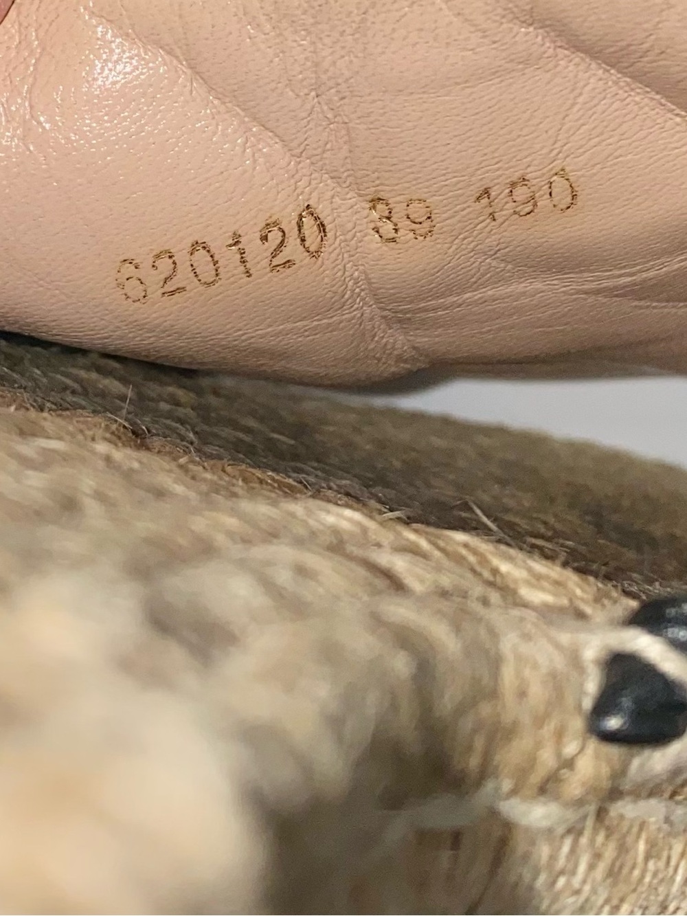 Authentic Gucci Beige Espadrilles Slide Sandals with Gold Double GG - Picture 10 of 11